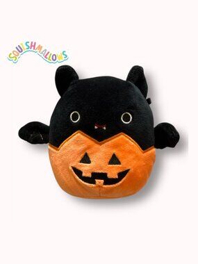 NEW 4.5” RARE Emily the bat in pumpkin Squishmallow